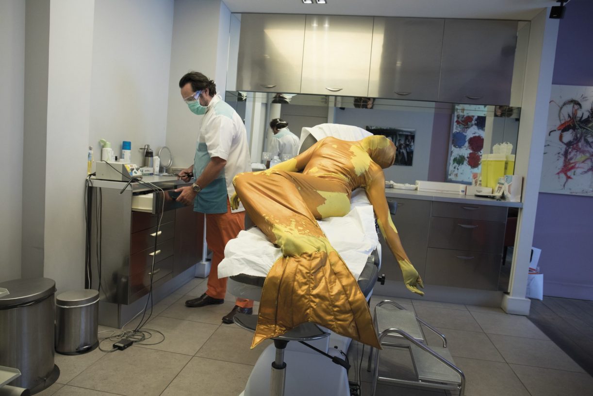 Alice Rosati, <i>Dr. Bachot's office, Paris, July 2018</i>, Hahnemühle Photo Rag® Bright White,<br>60x80 cm